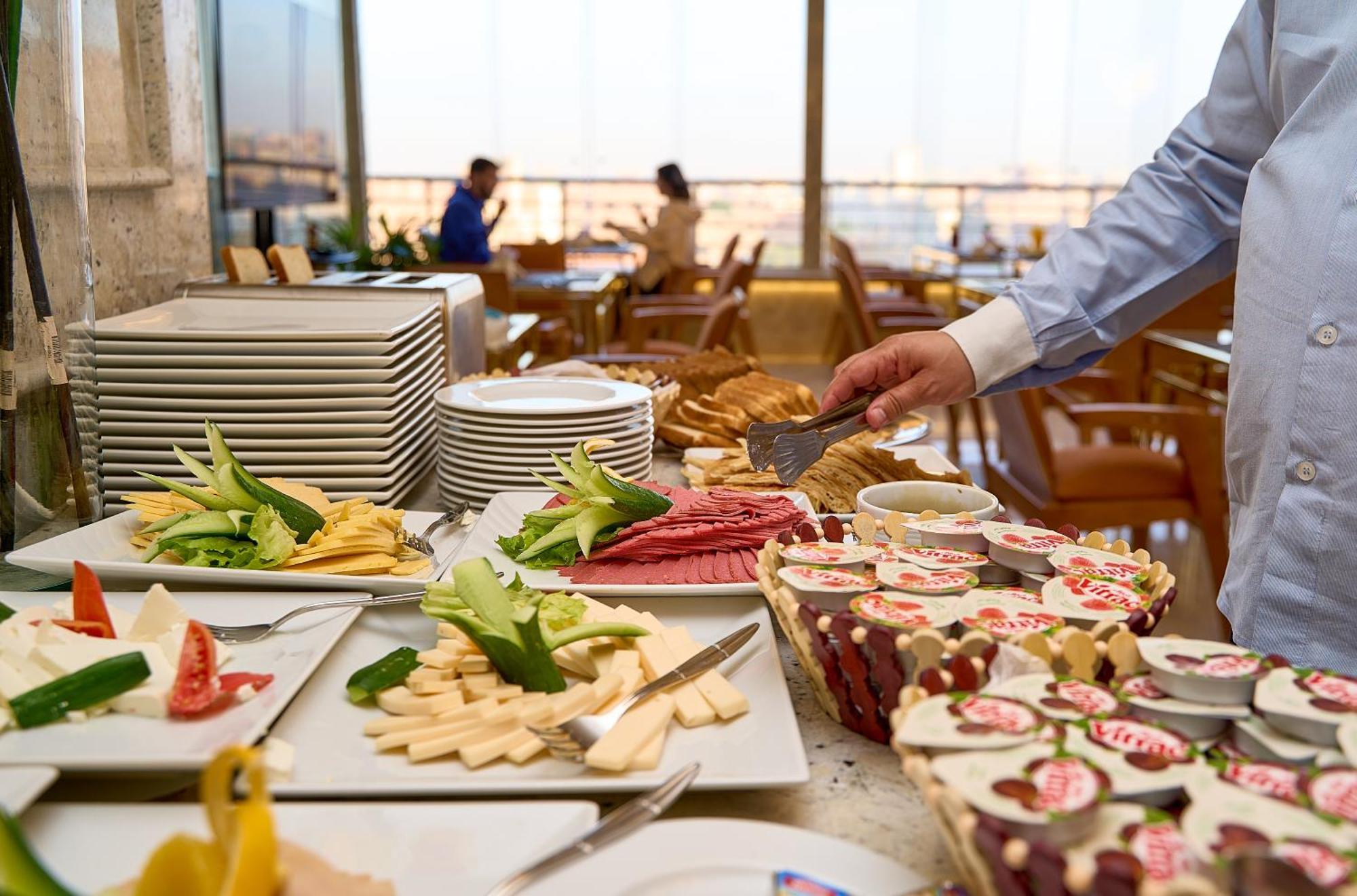 Pyramids Plateau Hotel Kafrat al Jabal Екстер'єр фото